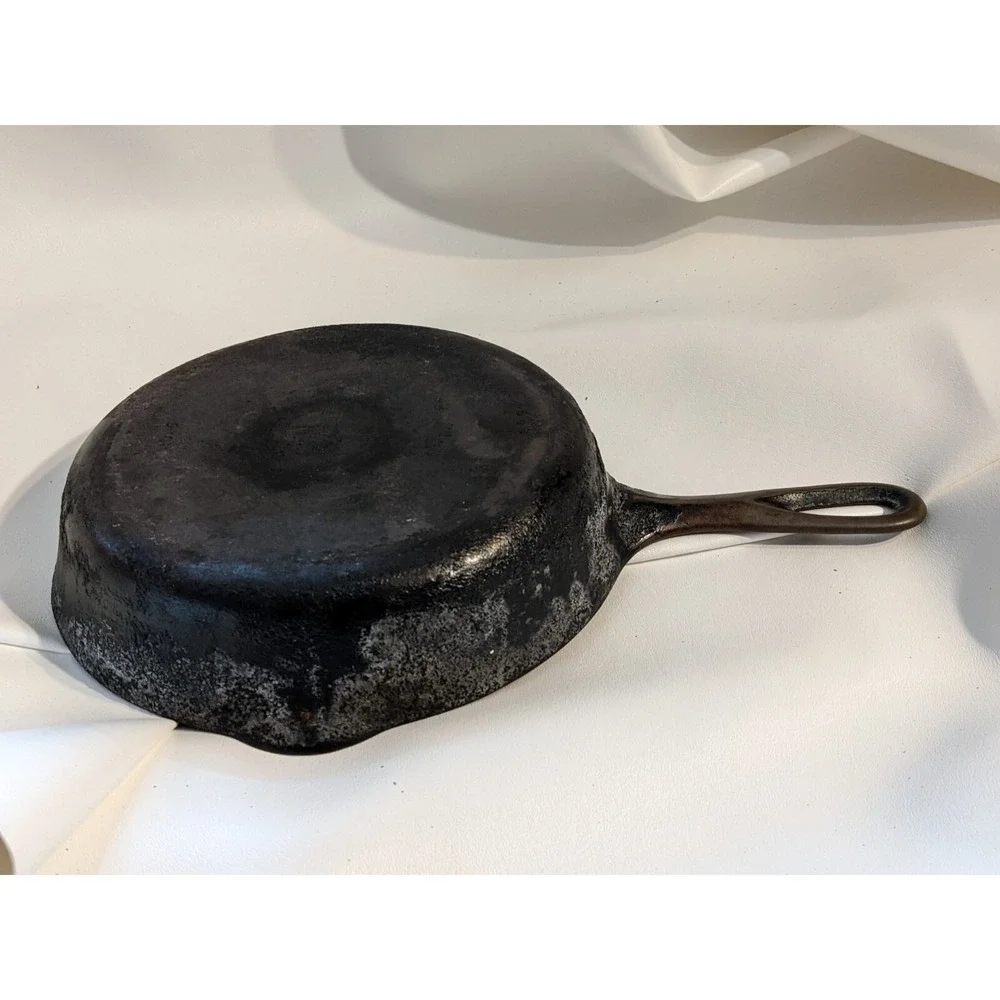 Griswold No 6 Small Logo Smooth Flat Bottom Cast Iron Skillet Frying Pan 699m